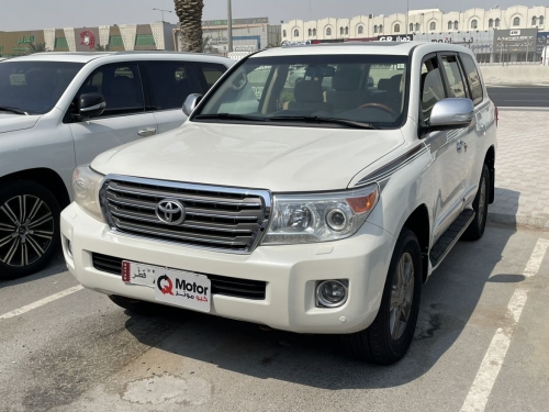 Toyota Land Cruiser GXR v8