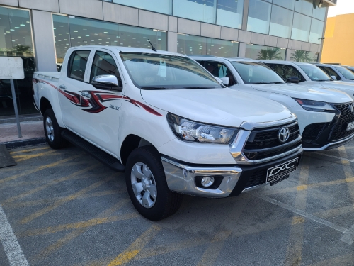 Toyota Hilux SR5 2023