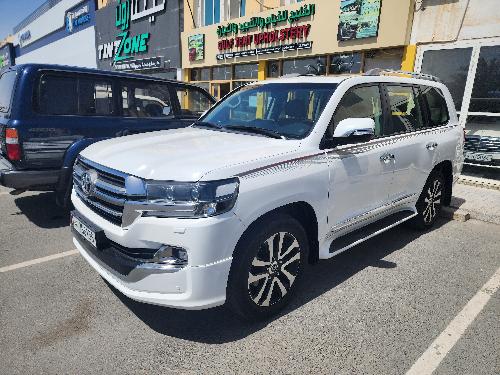 Toyota Land Cruiser GXR Grand Touring