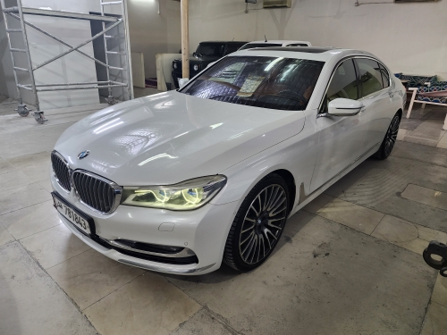 BMW 7-Series 750 Li 2016